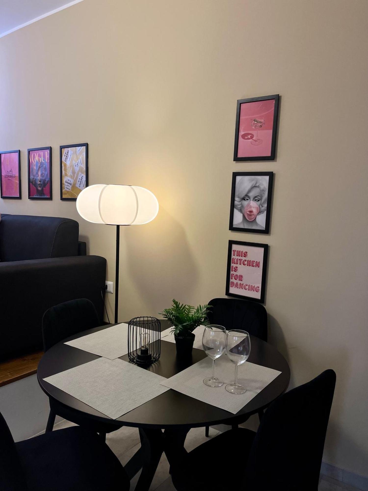 Dimora Chic - A 5 Fermate Dal Duomo Casa de Férias Milão